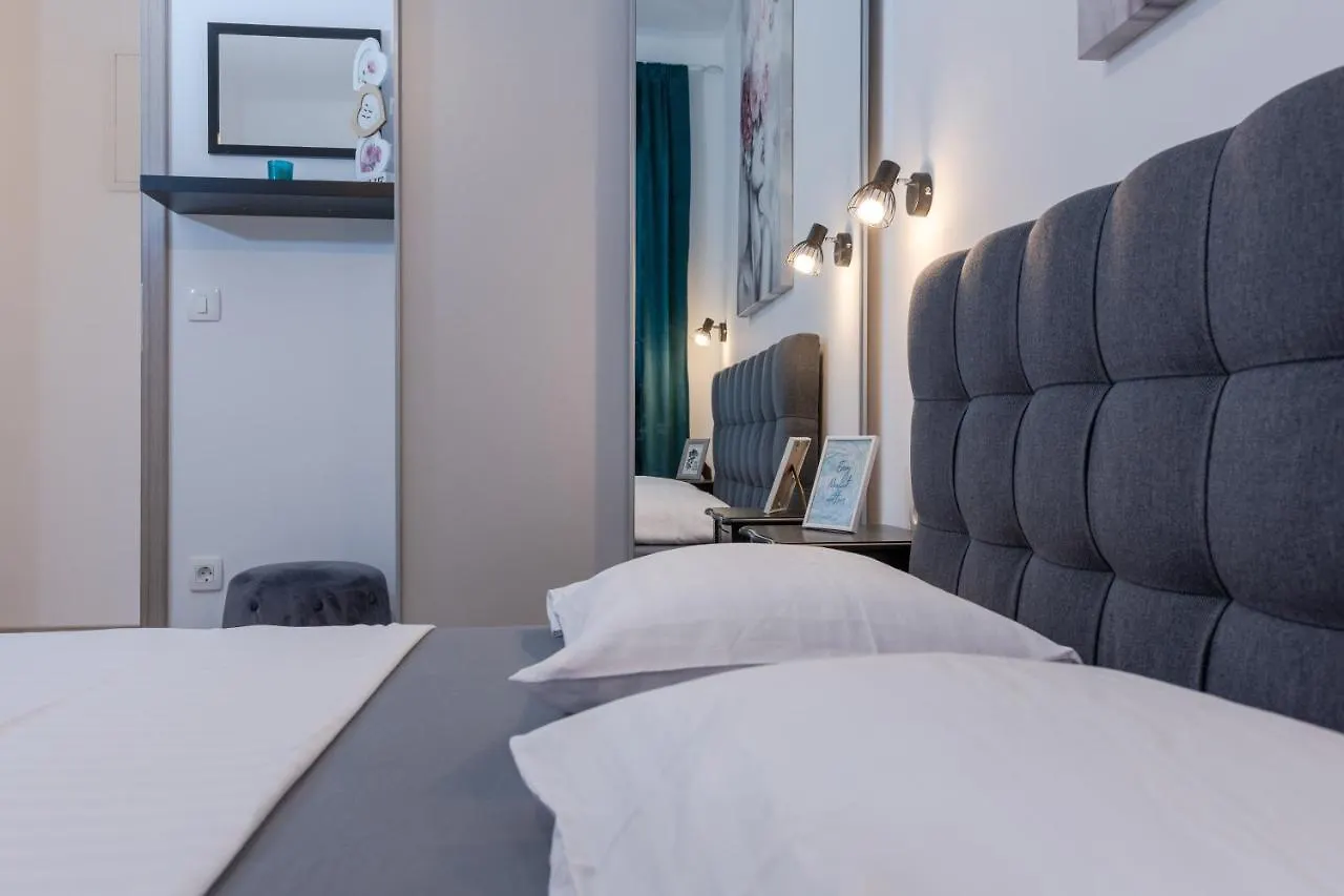 Sangalo Apartment Τρογκίρ